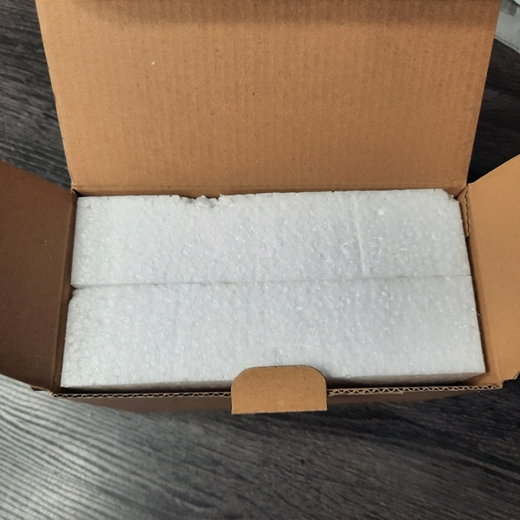 OUI Glass Self Watering Plant Spikes NWT - Picture 4 of 8